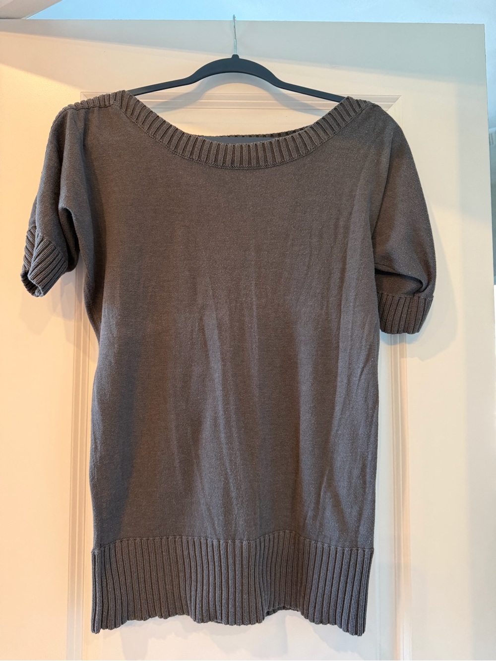 The Limited Gray Off-the-Shoulder Short-Sleeve Knit Sweater
